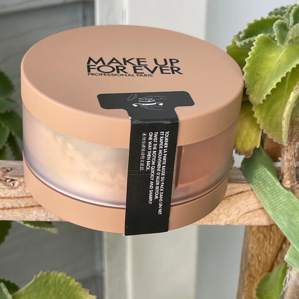 Make Up For Ever Twist & Light Finishing Powder In 3 Tan